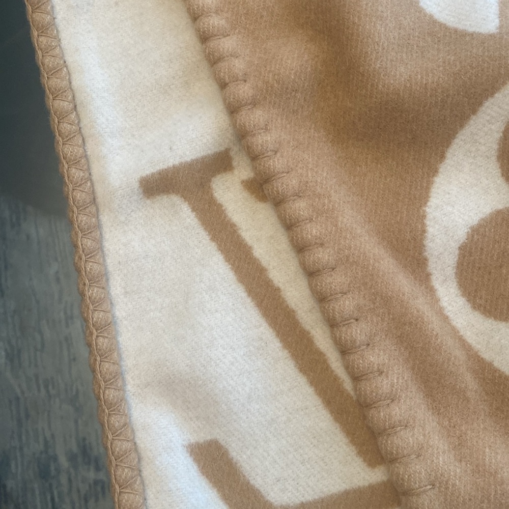 Scarf - Picture 4 of 5